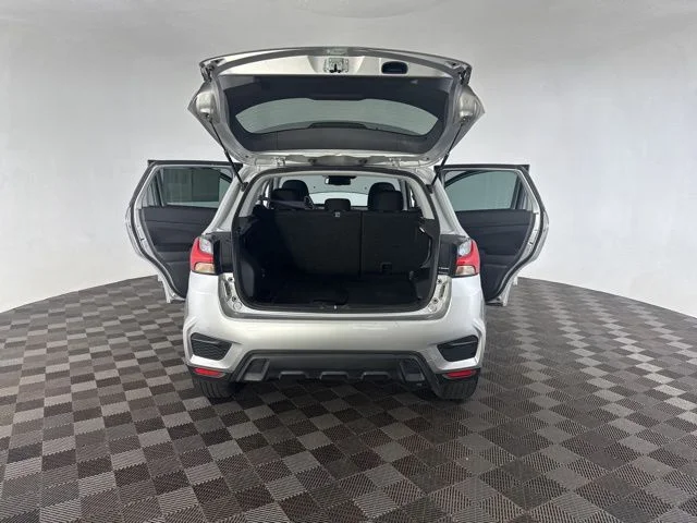 Used 2024 Black Mitsubishi  image 15