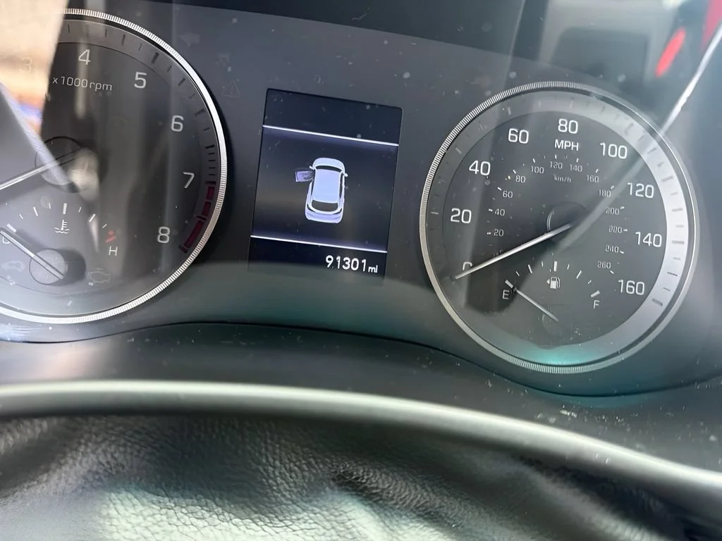 Used 2020 Black Hyundai Value image 4