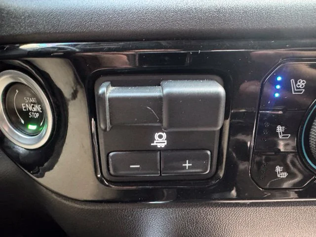 Used 2022 Blue Chevrolet LTZ image 27