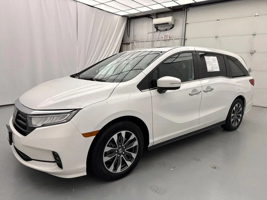 Used 2024  Honda EX-L image 3