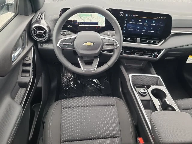 New 2027 Summit White Chevrolet LT image 18