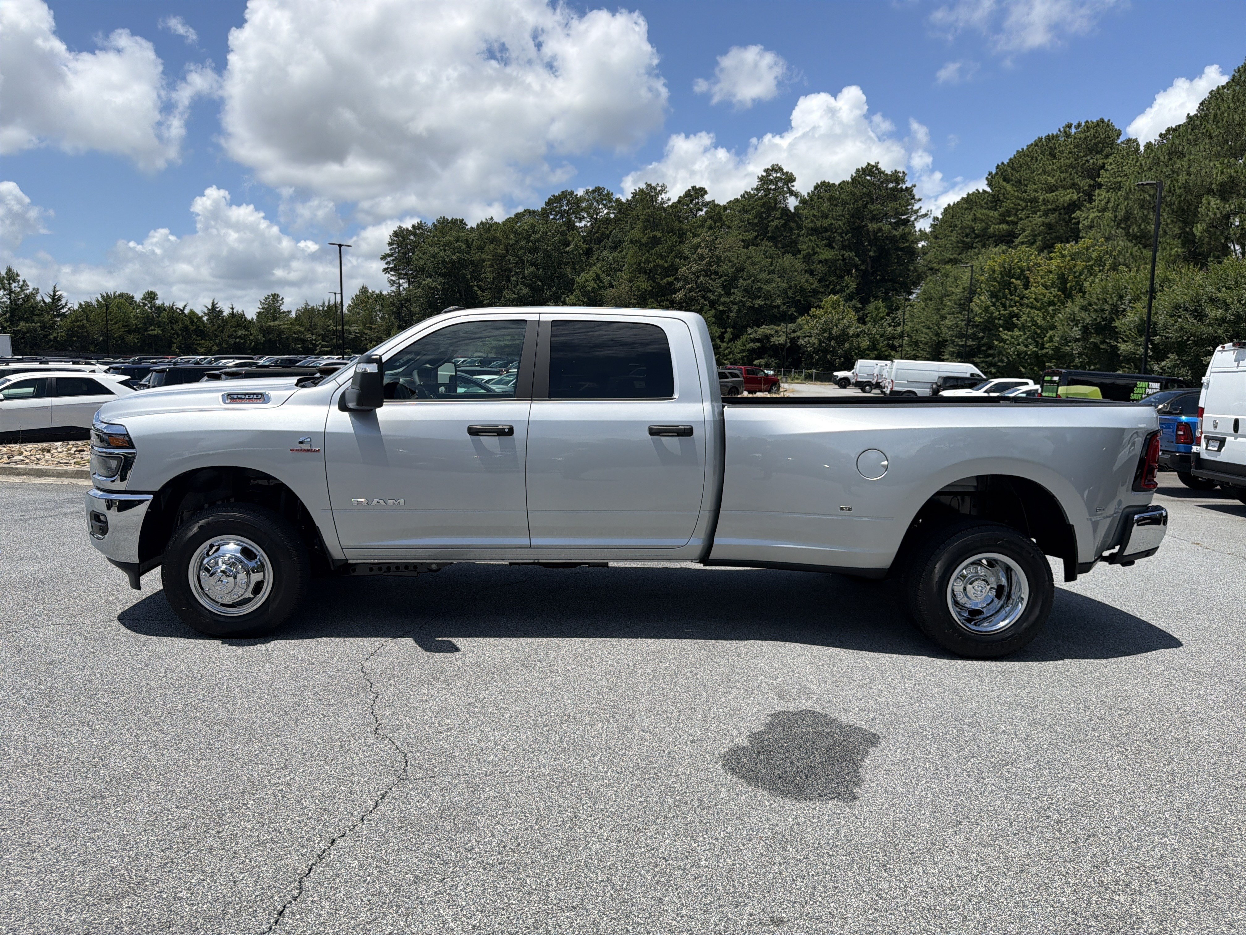 New 2026 Silver-Zynith Exterior Paint RAM Big Horn image 4