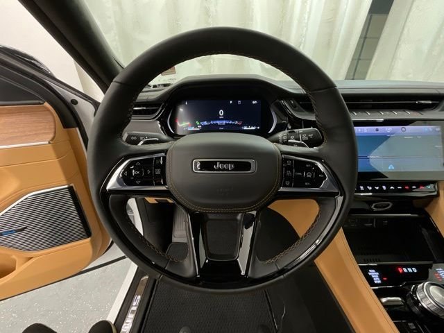 New 2026 Bright White Clear-Coat Exterior Paint Jeep Summit image 11