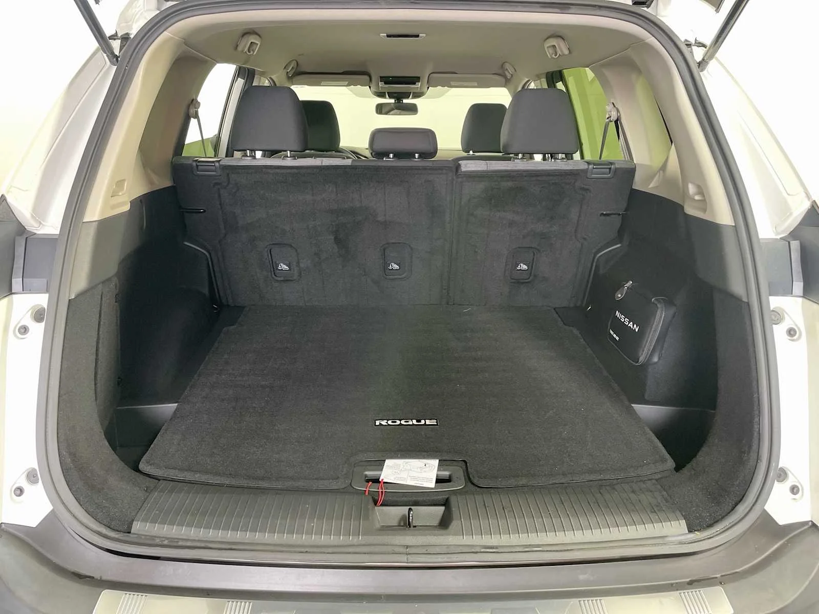 Certified Used 2023 Pearl White Tricoat Nissan SV image 23