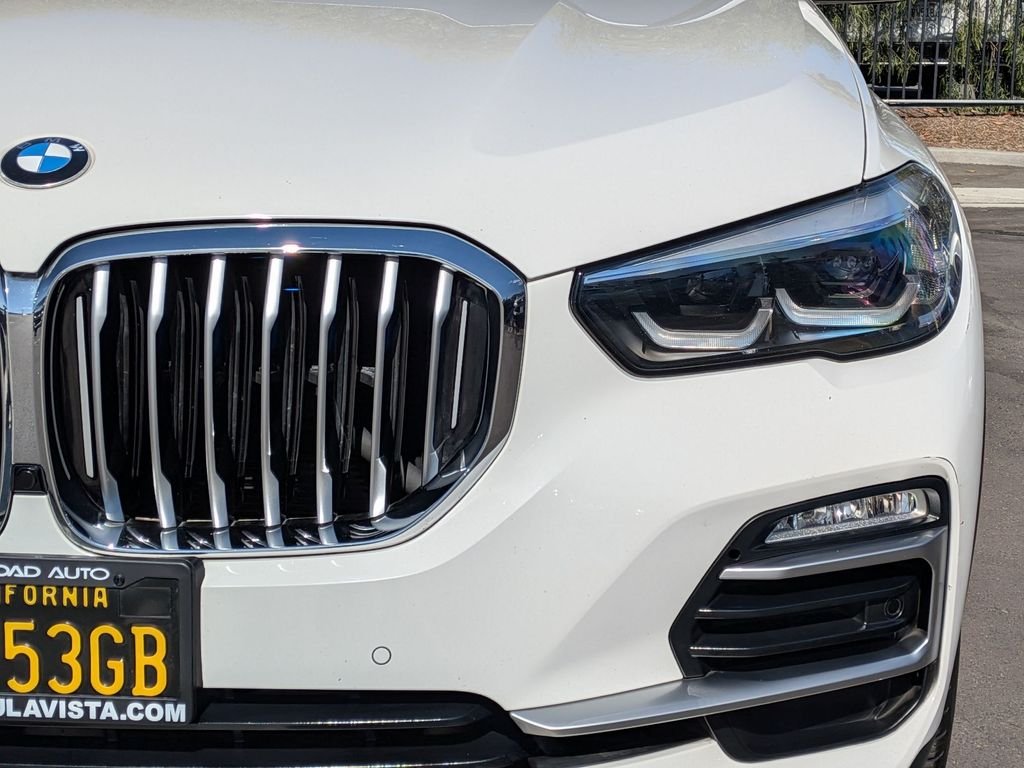 Used 2019 White BMW xDrive40i image 22