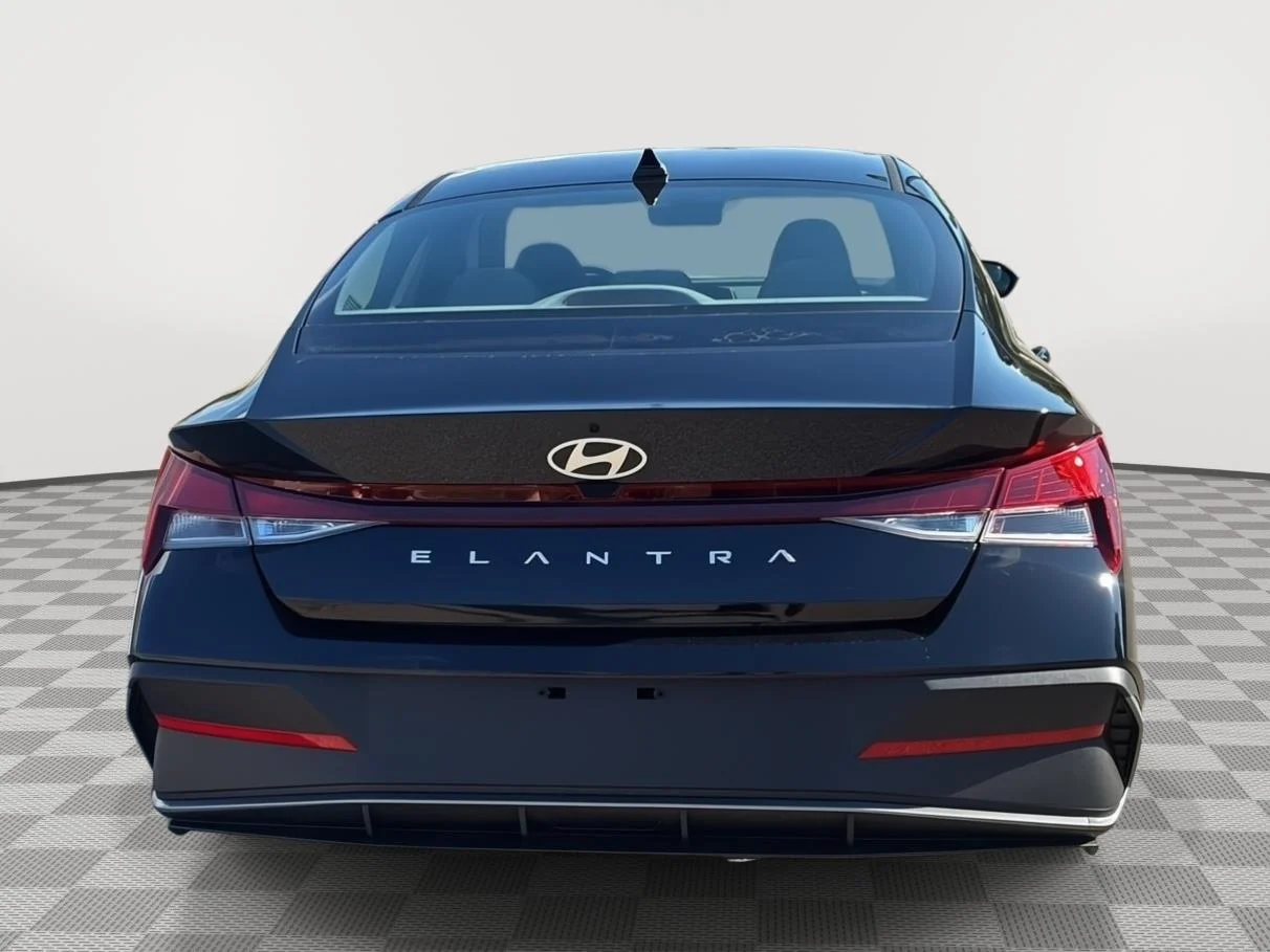 Used 2026 Abyss Black Hyundai SE image 7