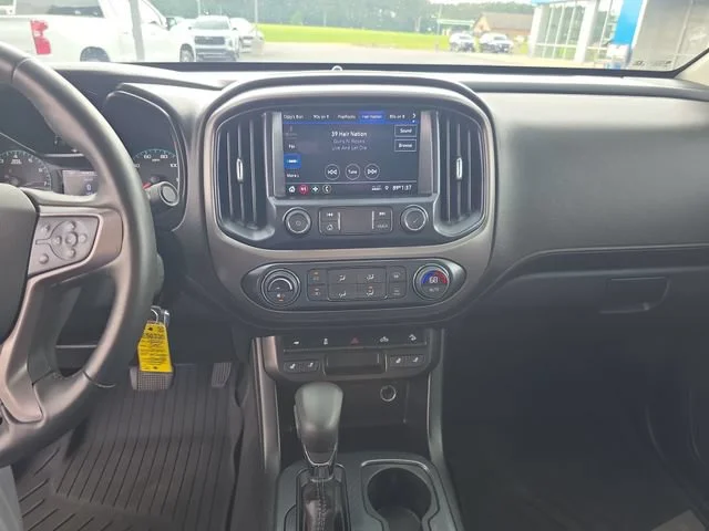 Used 2022 Onyx Black GMC AT4 - Cloth image 18