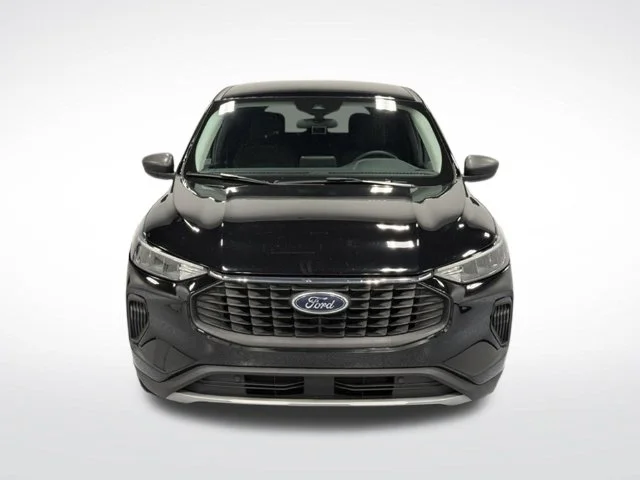 Used 2023 Black Ford Active image 3