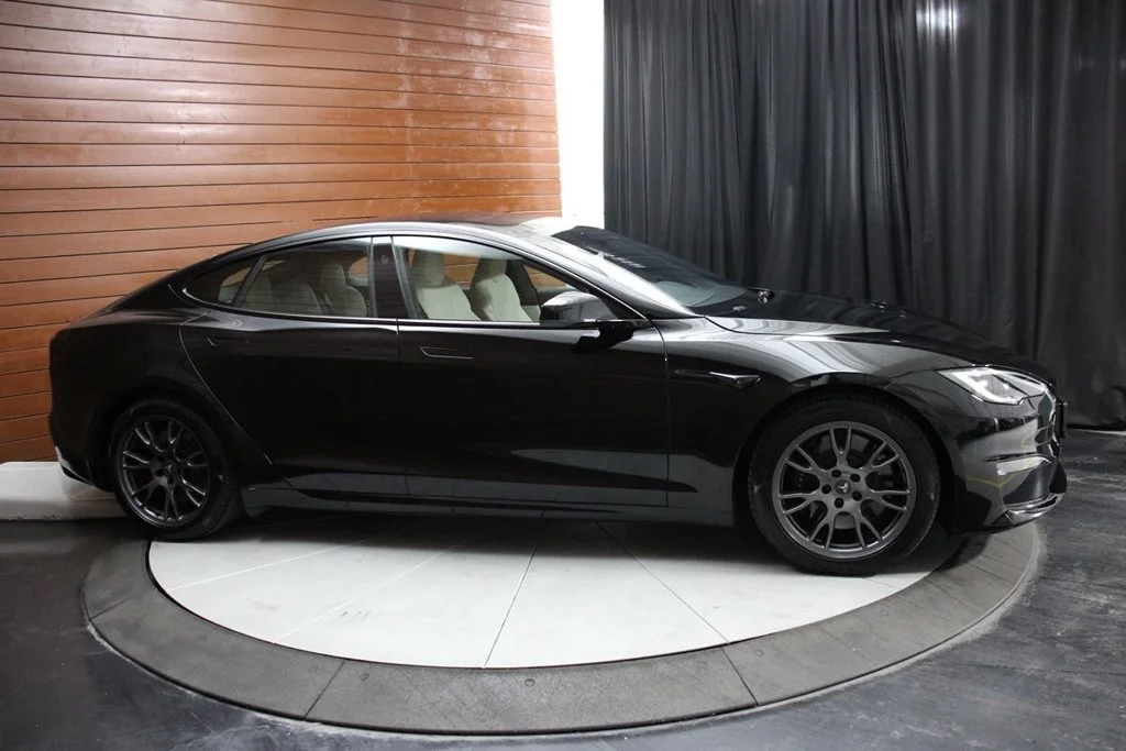 Used 2022 Solid Black Tesla Base image 13