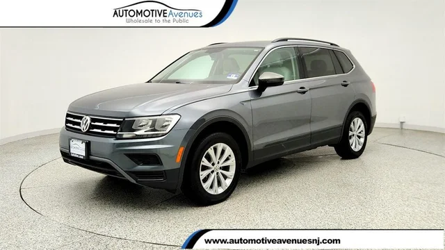 2019 Volkswagen Tiguan 2.0T SE 4MOTION w/ Rear Roof Edge Spoiler