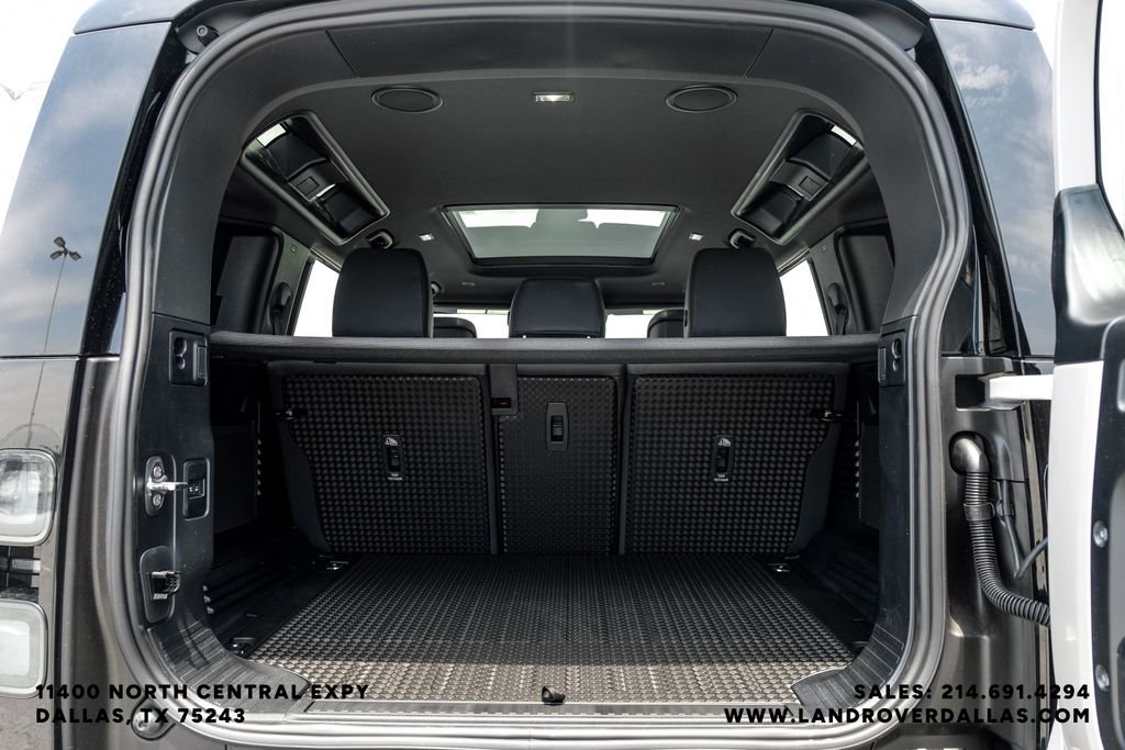 New 2026 Borasco Grey Metallic Land Rover X-Dynamic SE image 47