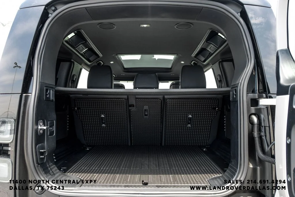 New 2026 Borasco Grey Metallic Land Rover X-Dynamic SE image 47