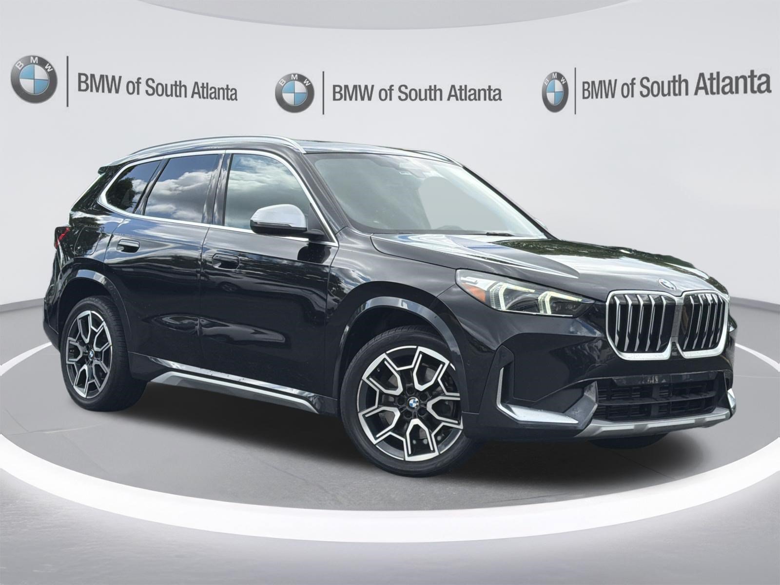 Used 2023 Black Sapphire Metallic BMW xDrive28i image 2