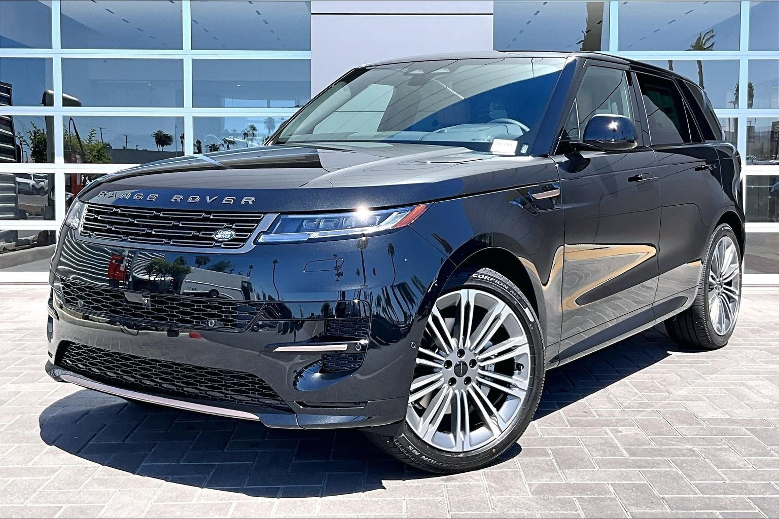 New 2027 Santorini Black Land Rover Dynamic SE image 1