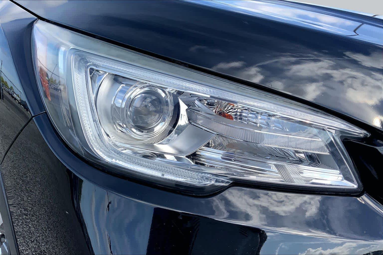 Used 2019 Crystal Black Silica Subaru Touring image 27