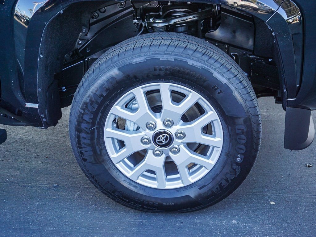 2026 Toyota Tacoma SR5 - Photo 9