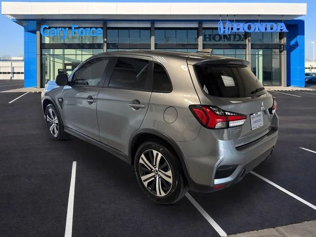 Used 2025 Mercury Gray Metallic Mitsubishi 2.0 ES image 3