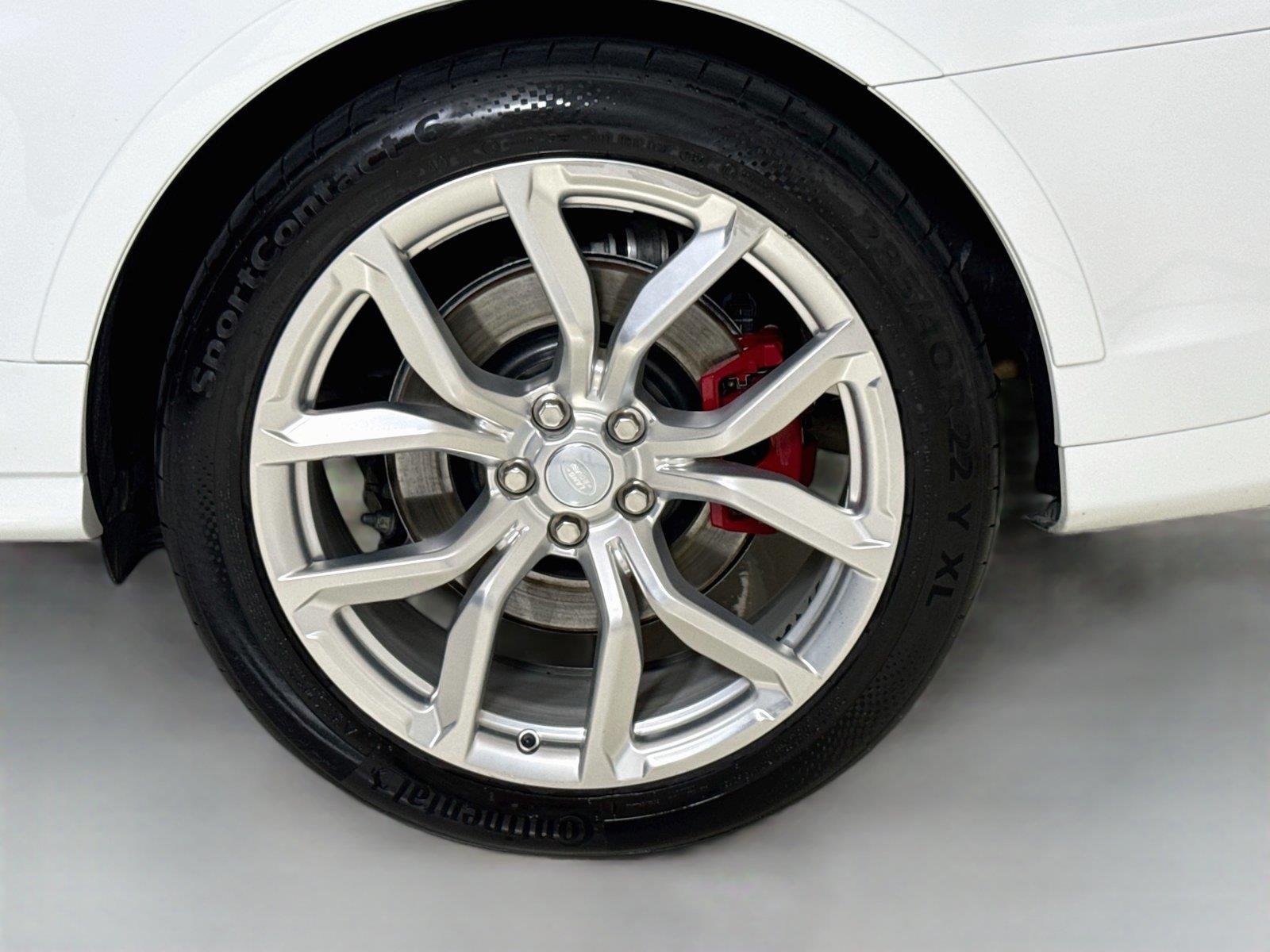 Used 2022 Fuji White Land Rover SVR image 38