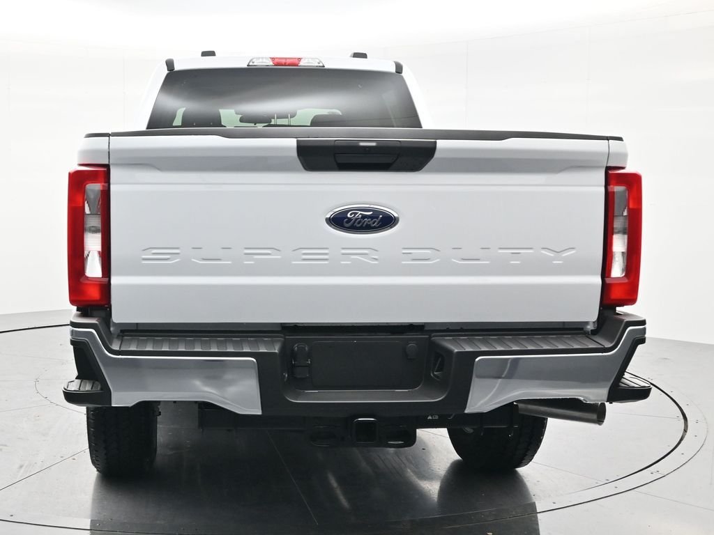 New 2026 Oxford White Ford F-250® XLT image 6