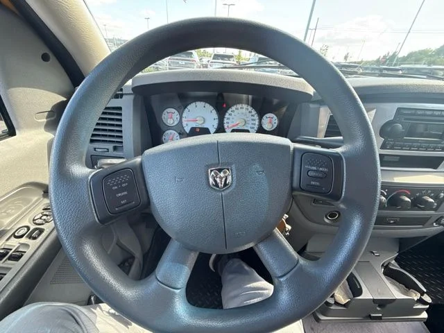 Used 2008 Yellow Dodge Laramie image 9