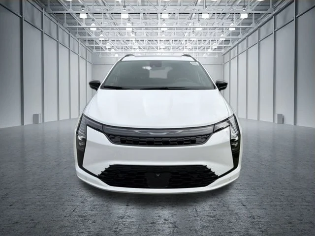 New 2027 Bright White Clear-Coat Paint Chrysler Limited image 8