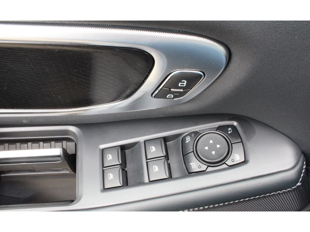 New 2027 Marsh Gray Ford Platinum image 4