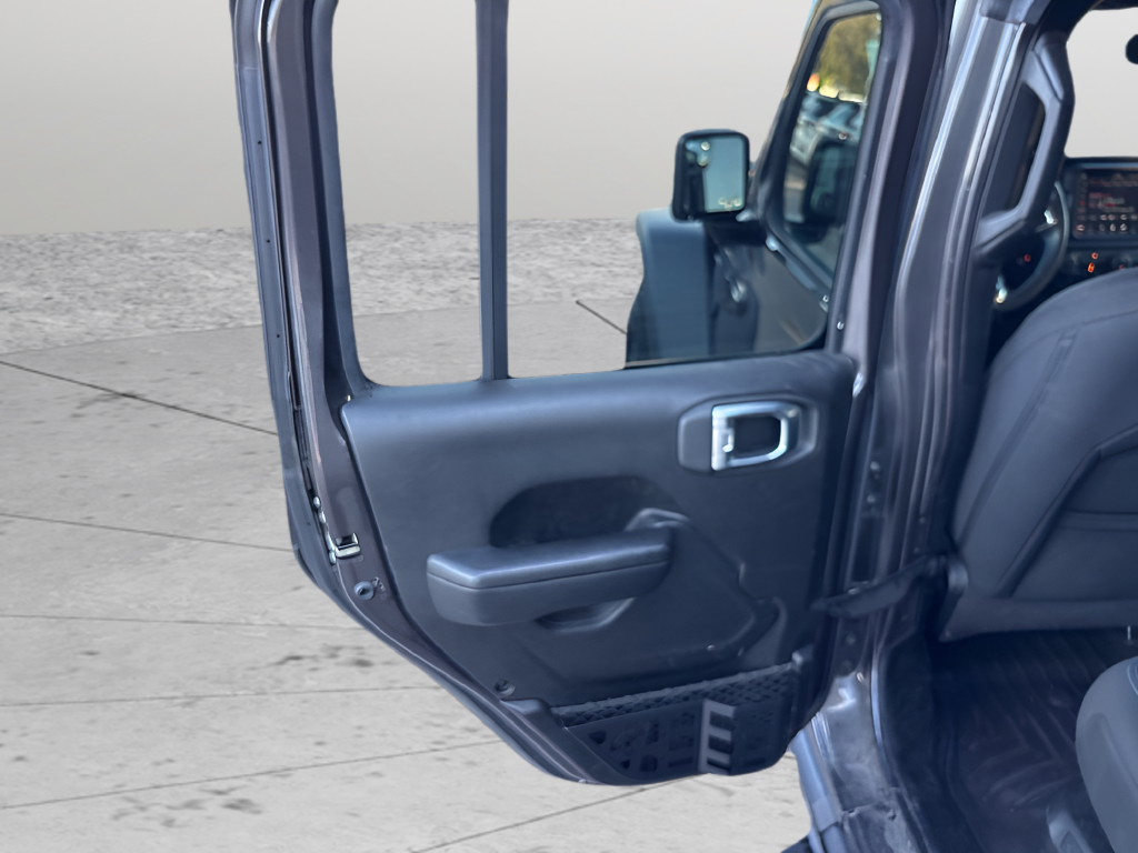 Used 2023 Gray Jeep Rubicon 4xe image 37