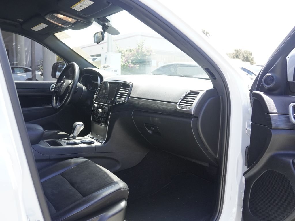 Used 2021 White Jeep Laredo X image 22