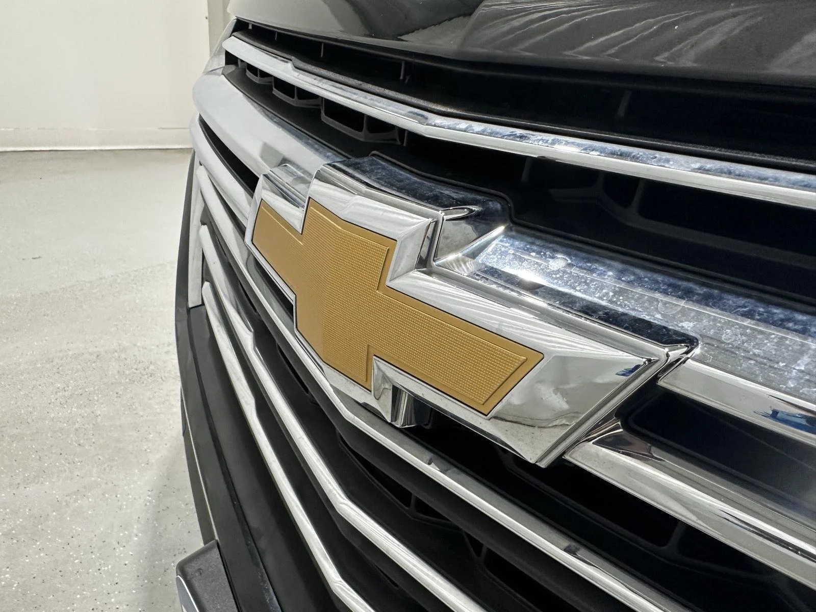 Used 2022 Mosaic Black Metallic Chevrolet LT Cloth image 26