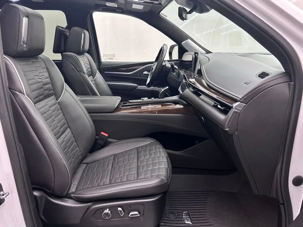 Used 2023 White Cadillac Premium Luxury Platinum image 20