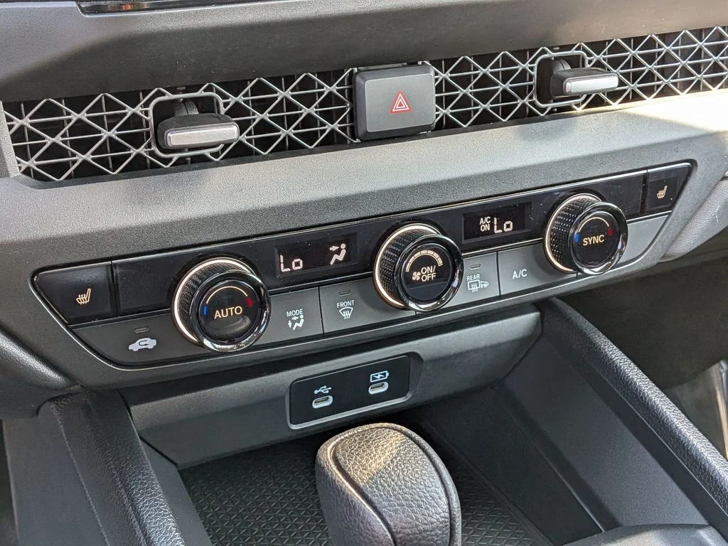 Used 2023 White Honda EX image 21