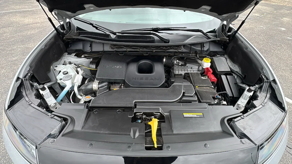 Used 2025 Gray Nissan SL image 18