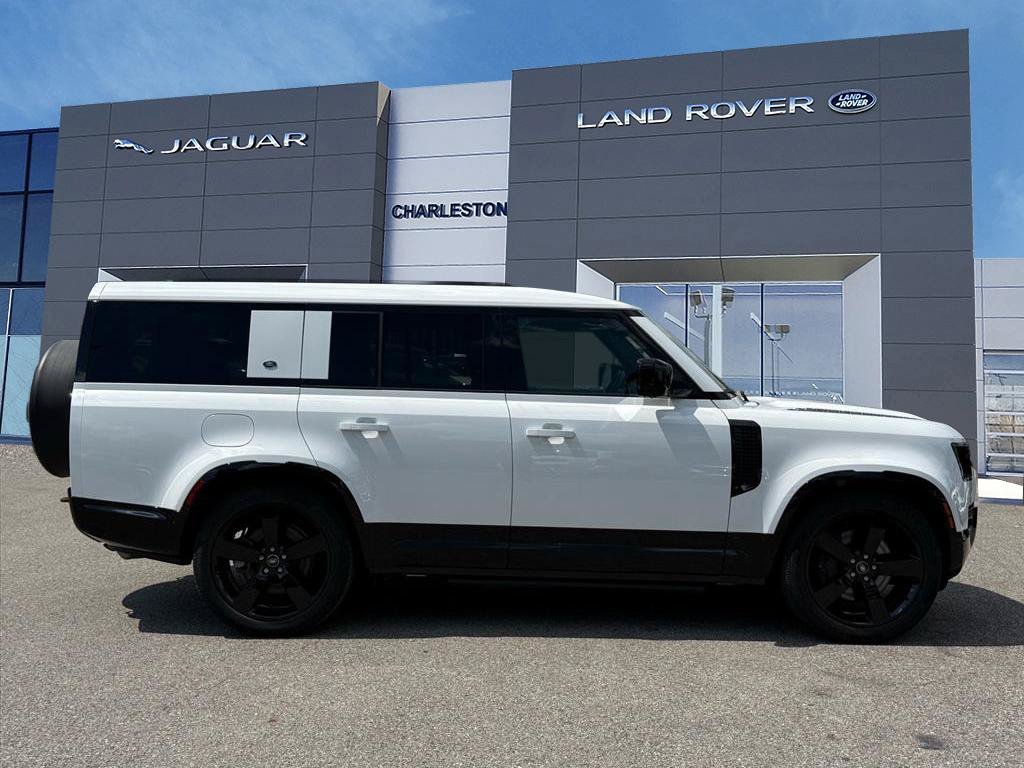 Certified Used 2023 Santorini_black Land Rover X-Dynamic SE image 6