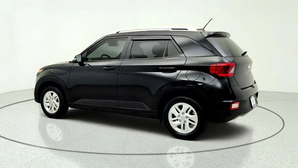 Used 2023 Black Noir Pearl Hyundai SEL IVT image 7
