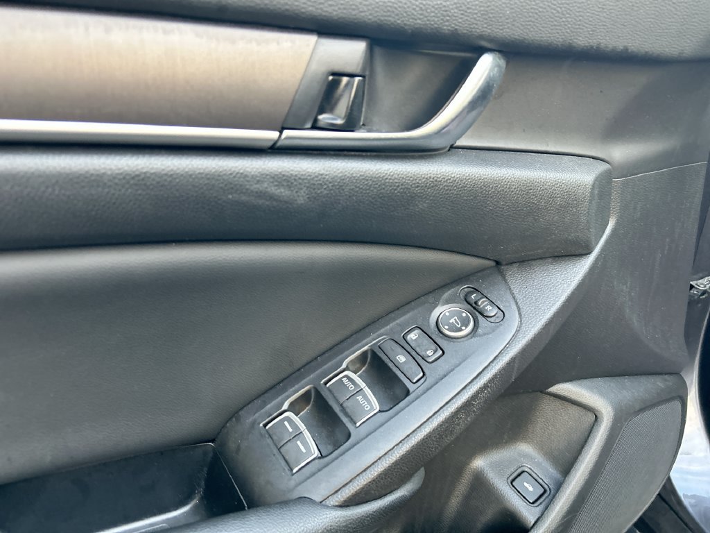 Used 2022  Honda LX image 25