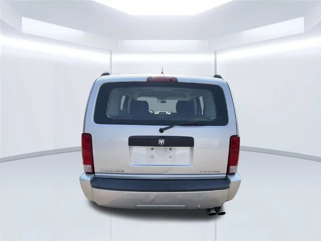Used 2009 Silver Dodge SE image 7