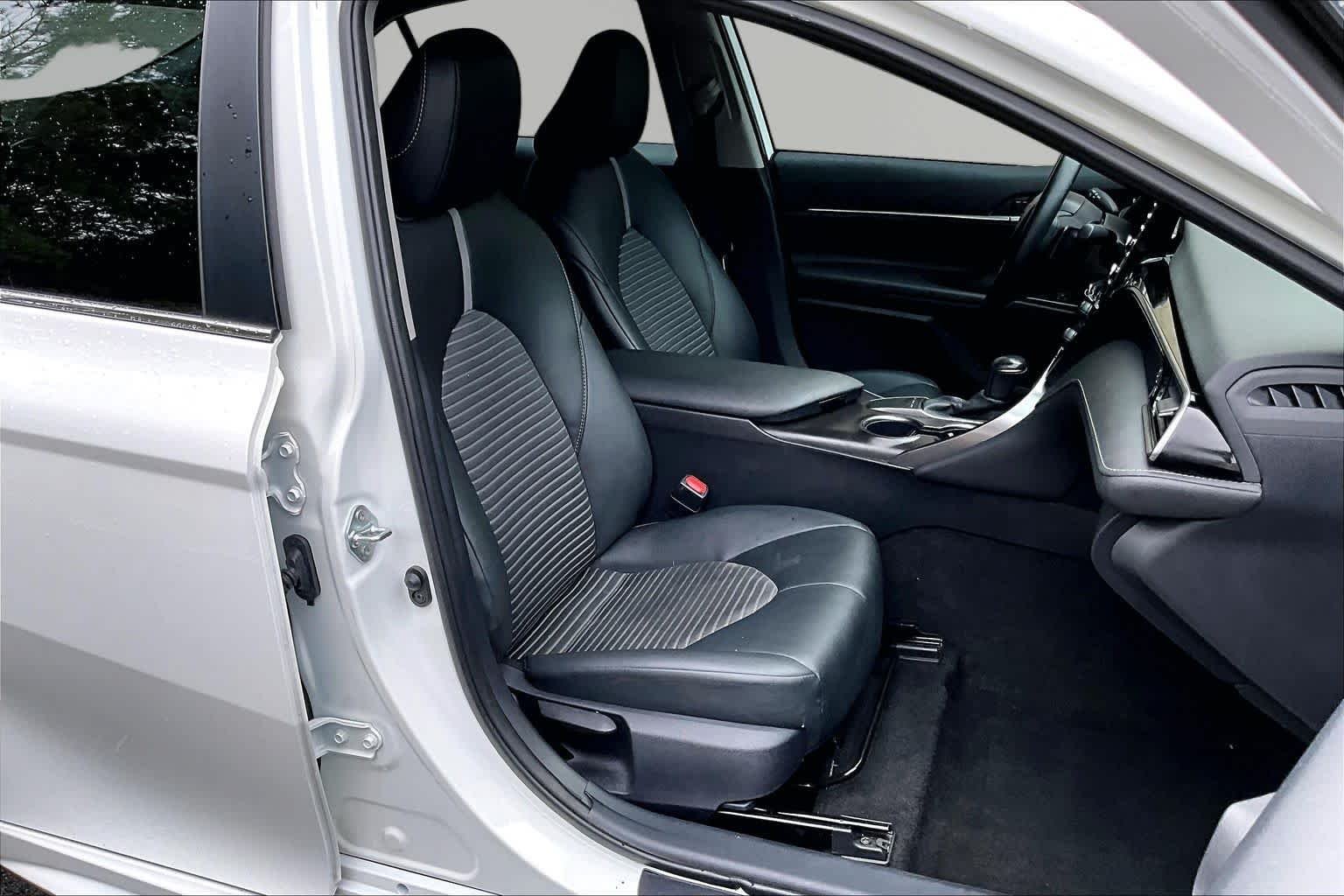 Certified Used 2024 Ice Cap Toyota SE image 9