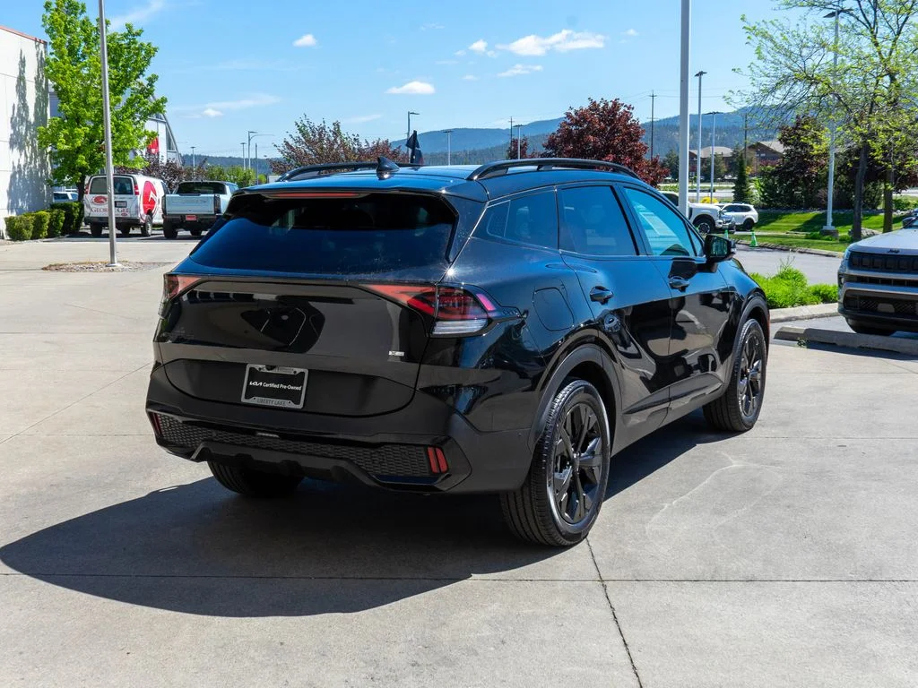 Used 2025 Black Kia X-Line Prestige image 7