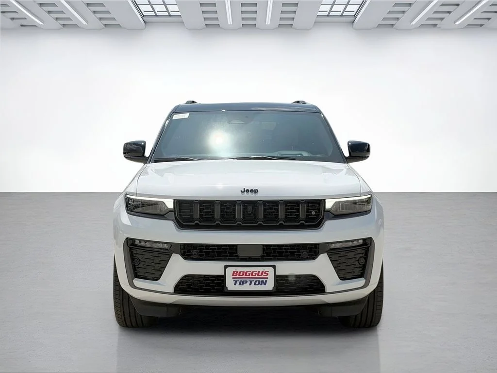 New 2026 Bright White Clear-Coat Exterior Paint Jeep Summit image 8