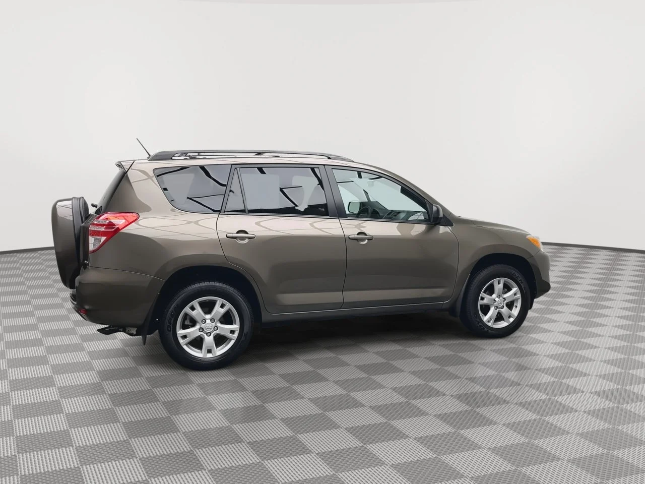 Used 2012  Toyota  image 33