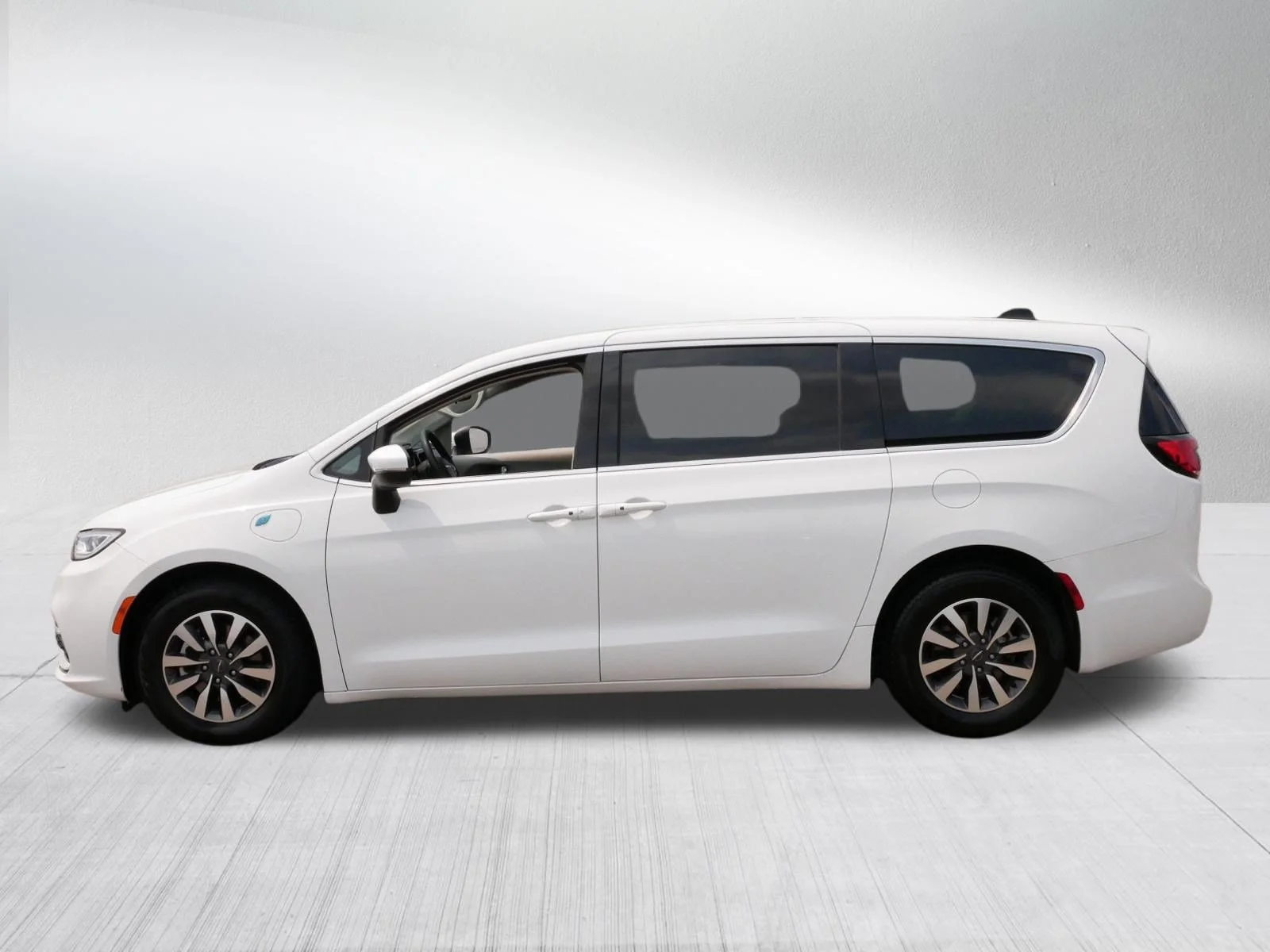 Used 2023 Bright White Clearcoat Chrysler Hybrid Touring L image 4