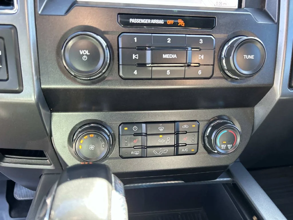 Used 2019 Black Ford XLT image 50