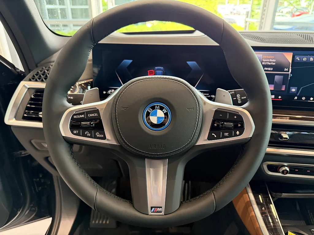 New 2026 Carbon Black Metallic BMW xDrive50e image 9