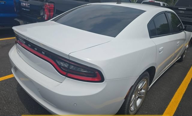 Used 2022 White Knuckle Clearcoat Dodge SXT image 1