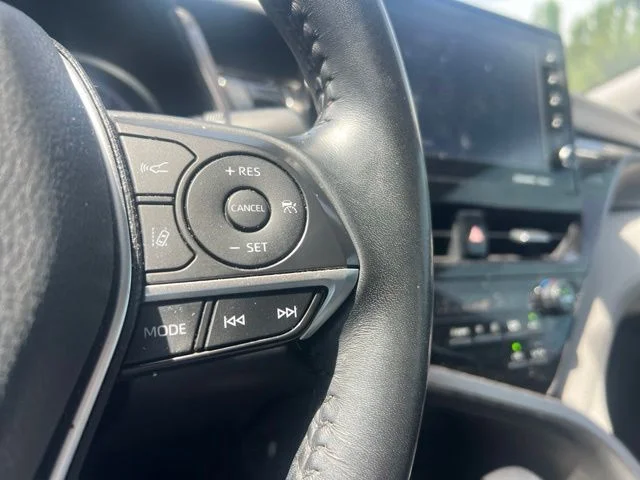 Used 2022 Wind Chill Pearl Toyota XLE image 19