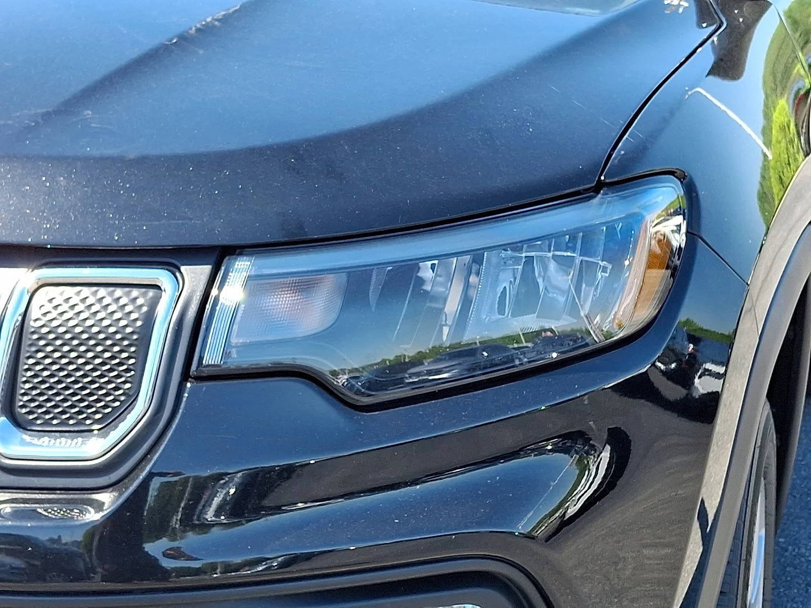 Certified Used 2022 Diamond Black Crystal Pearlcoat Jeep Latitude image 10