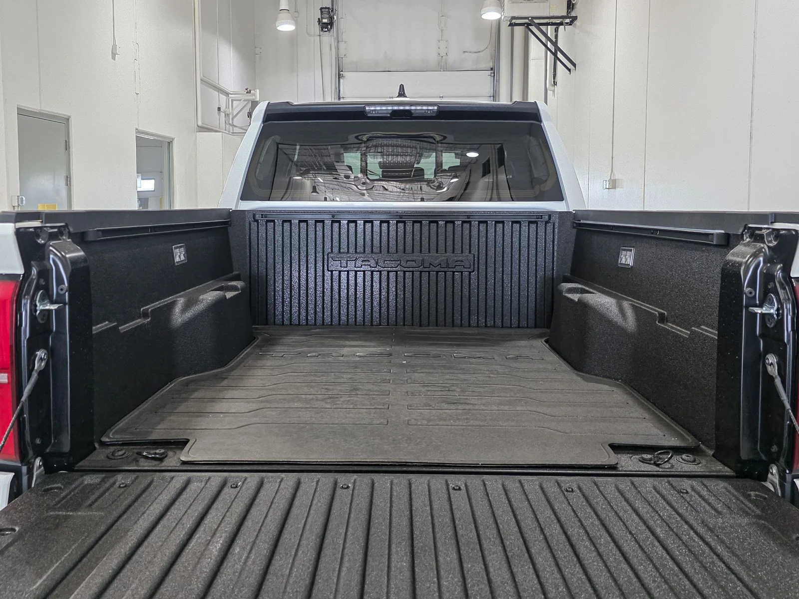 2026 Toyota Tacoma SR5 - Photo 17