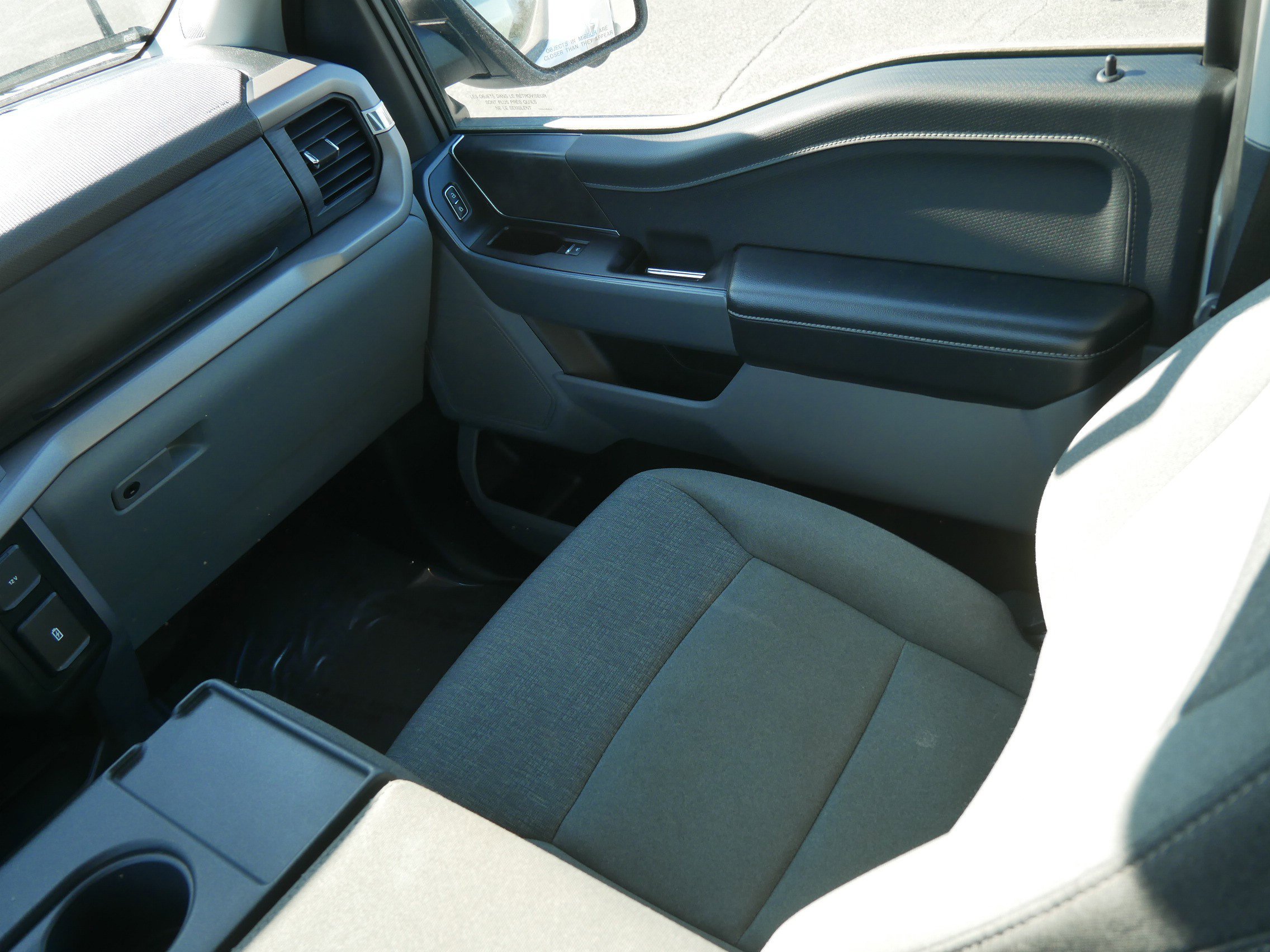 Used 2024 Oxford White Ford XLT image 17