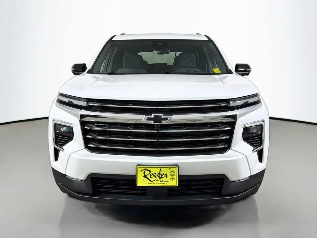 Used 2025 Summit White Chevrolet LT image 2