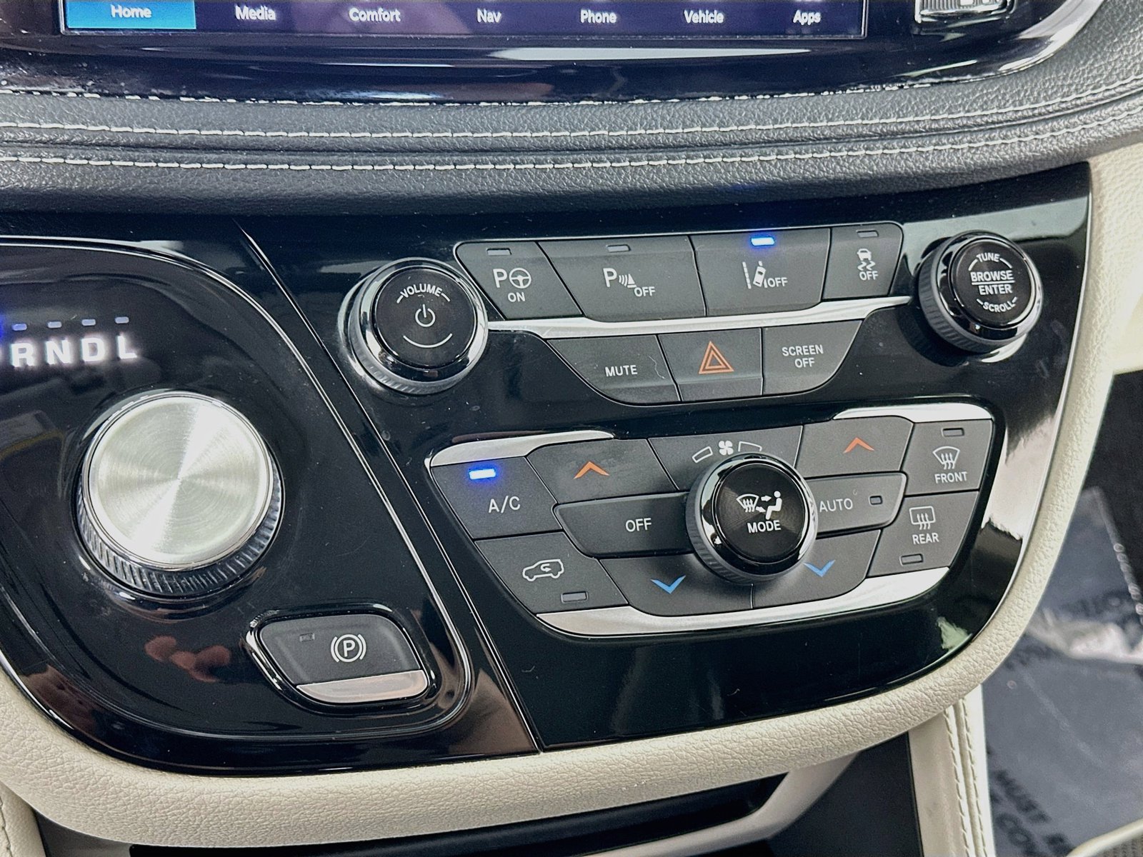 2021 Chrysler Pacifica Hybrid Limited - Photo 20